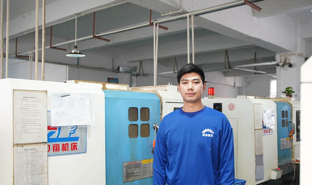 A_Pioneer_in_the_CNC_Industry：Mr_Gu_and_His_MQJM-02.jpg